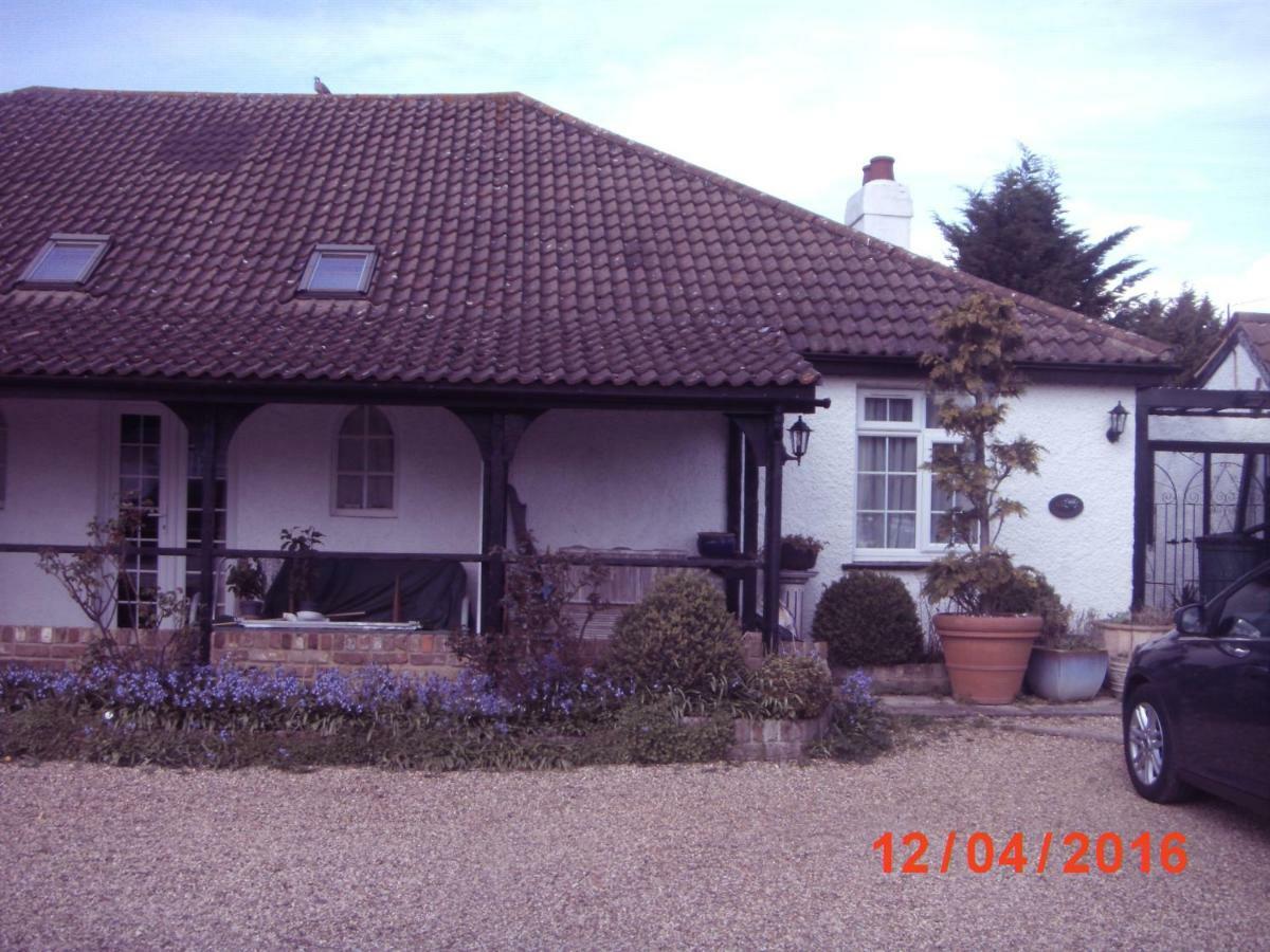Bluebell Cottage Staines-upon-Thames Exterior foto